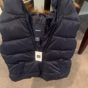 Brand new Gap girls vest size 6-7